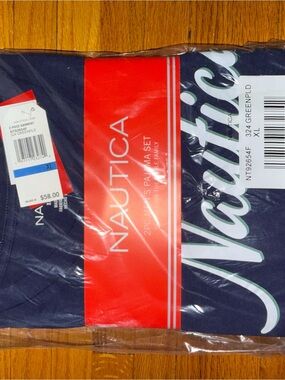 NWT Nautica Navy and Green Plaid Men’s Pajama Set